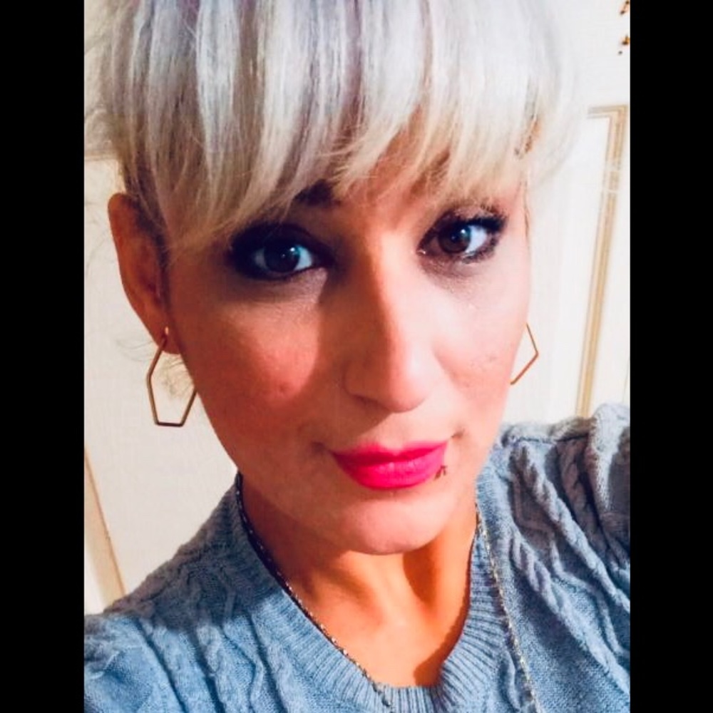 Meet your Posher, Lydia